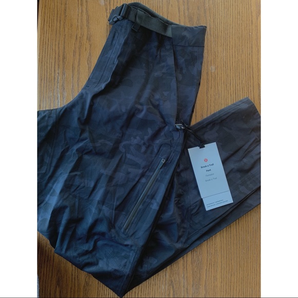 Lululemon Break a Trail Pant in Camo - Picture 8 of 8